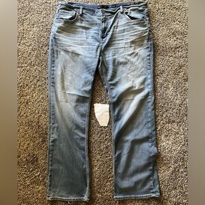 BKE Tyler 42 x 34 great condition! Nice color